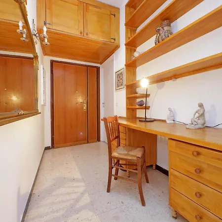 Comfy Home For Family Next To Metro Rom Exterior foto
